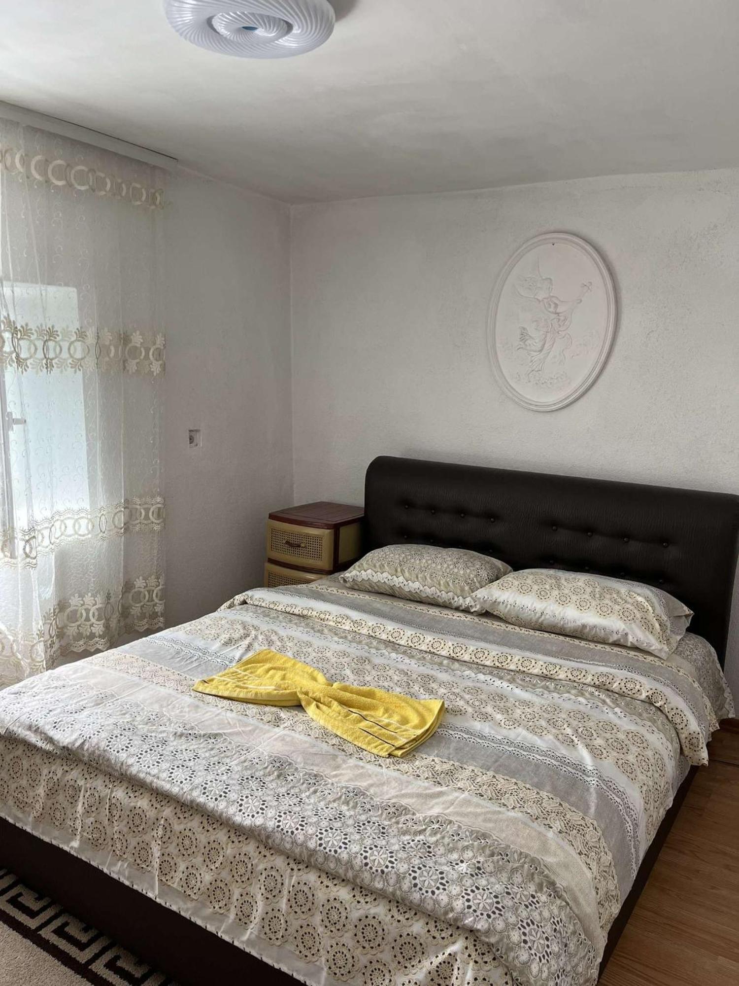 Guest House Guri Vuthaj المظهر الخارجي الصورة