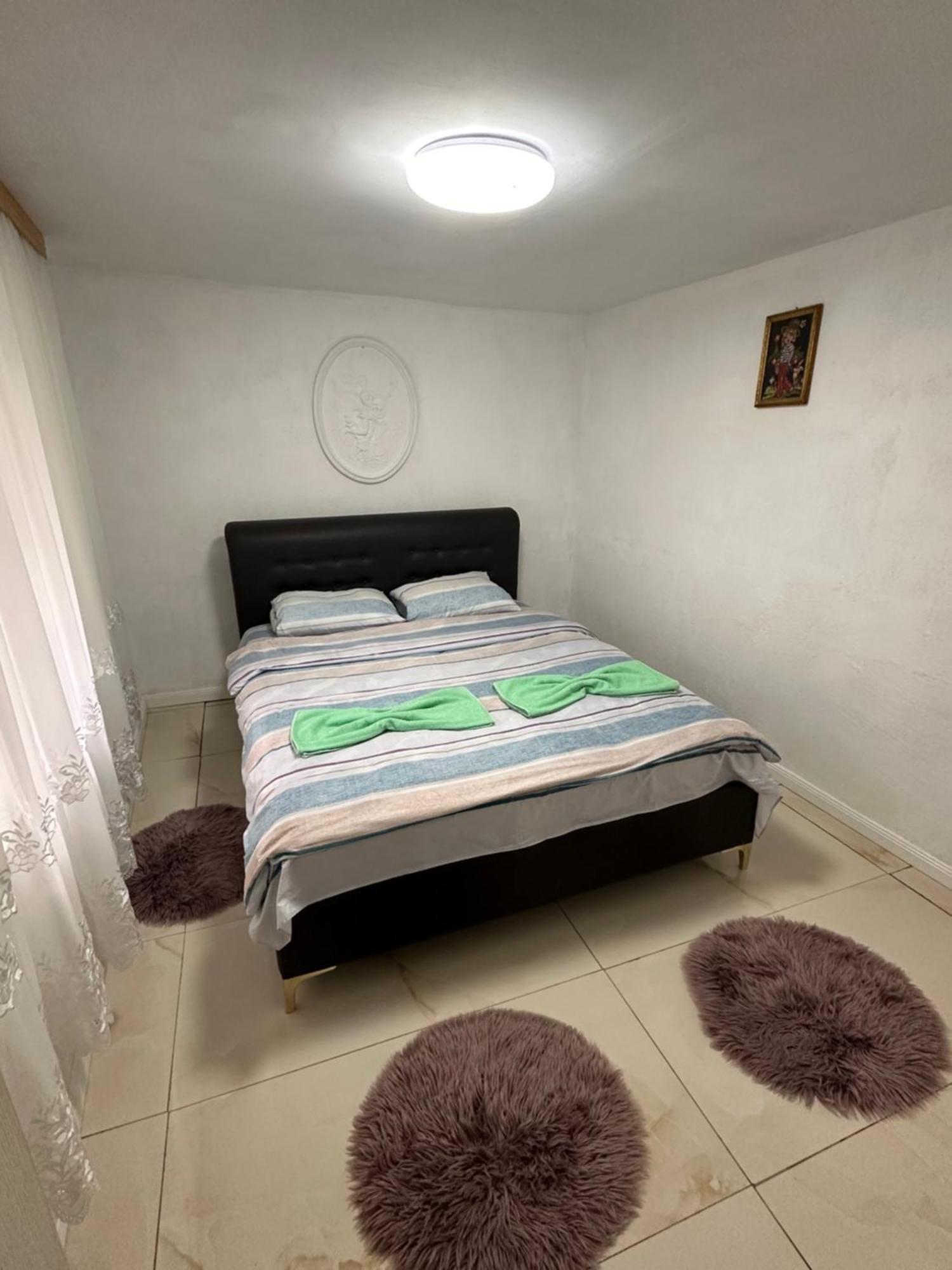 Guest House Guri Vuthaj المظهر الخارجي الصورة